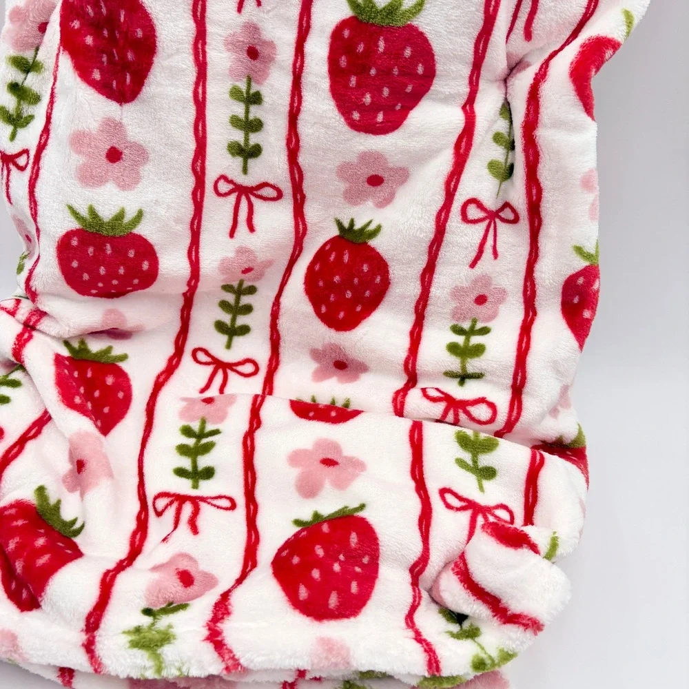 Olivia‎ & Co Strawberry Bow Velvet Plush Throw Blanket Oversized 60x70 Red Pink